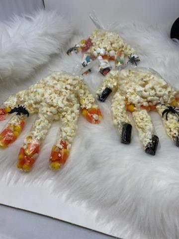 "Spooky Halloween" Chopped popcorn hand
