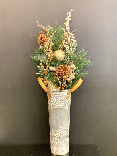 RUSTIC CHRISTMAS DECOR WITH GREENERY, ACORNS, AND BERRIES