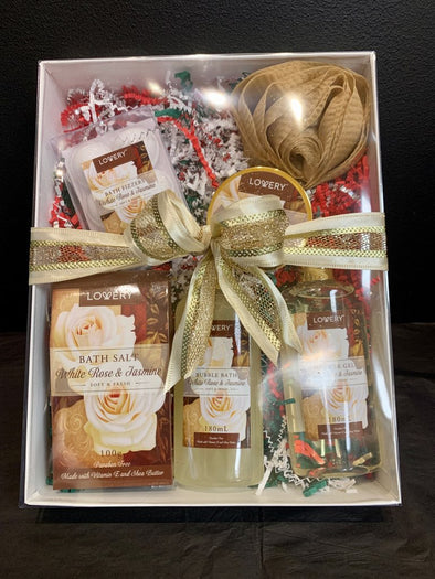 A RESTFUL PAUSE GIFT SET