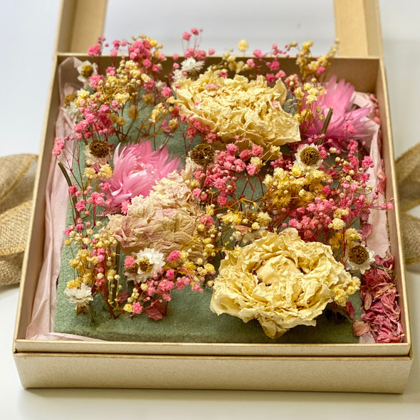 FIELD OF FLOWERS GIFT BOX