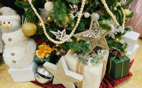 CUSTOM PRE-DECORATED CHRISTMAS TREE RENTAL